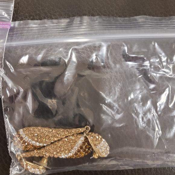 Earrings - Picture 7 of 8